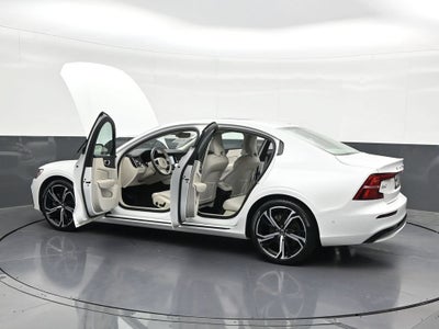 2024 Volvo S60 B5 Plus Dark Theme
