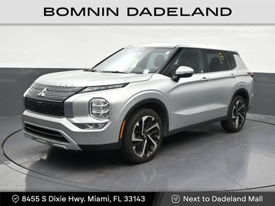 2023 Mitsubishi Outlander SE