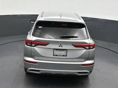 2023 Mitsubishi Outlander SE
