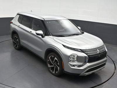 2023 Mitsubishi Outlander SE