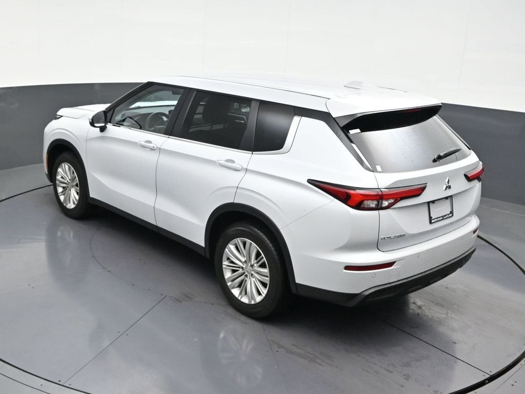 2024 Mitsubishi Outlander ES