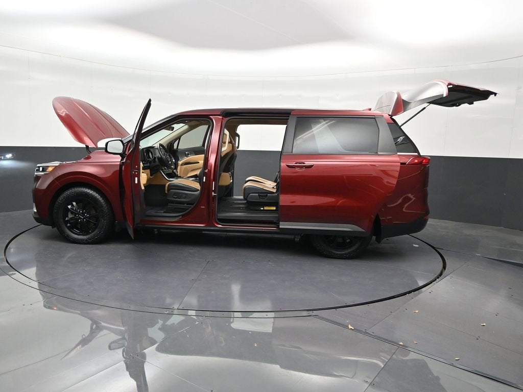 2023 Kia Carnival LX