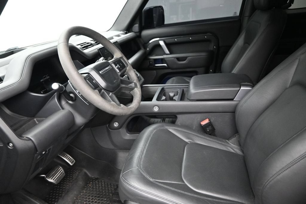 2023 Land Rover Defender V8