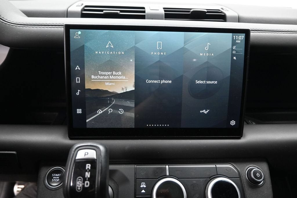 2023 Land Rover Defender V8