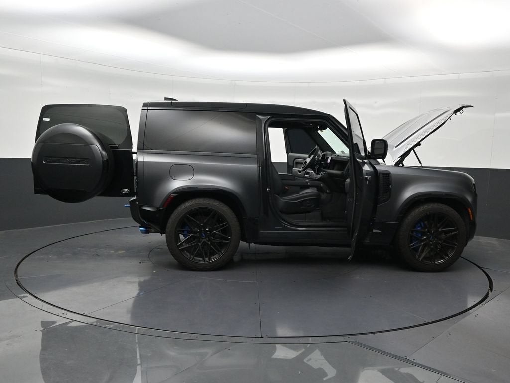 2023 Land Rover Defender V8