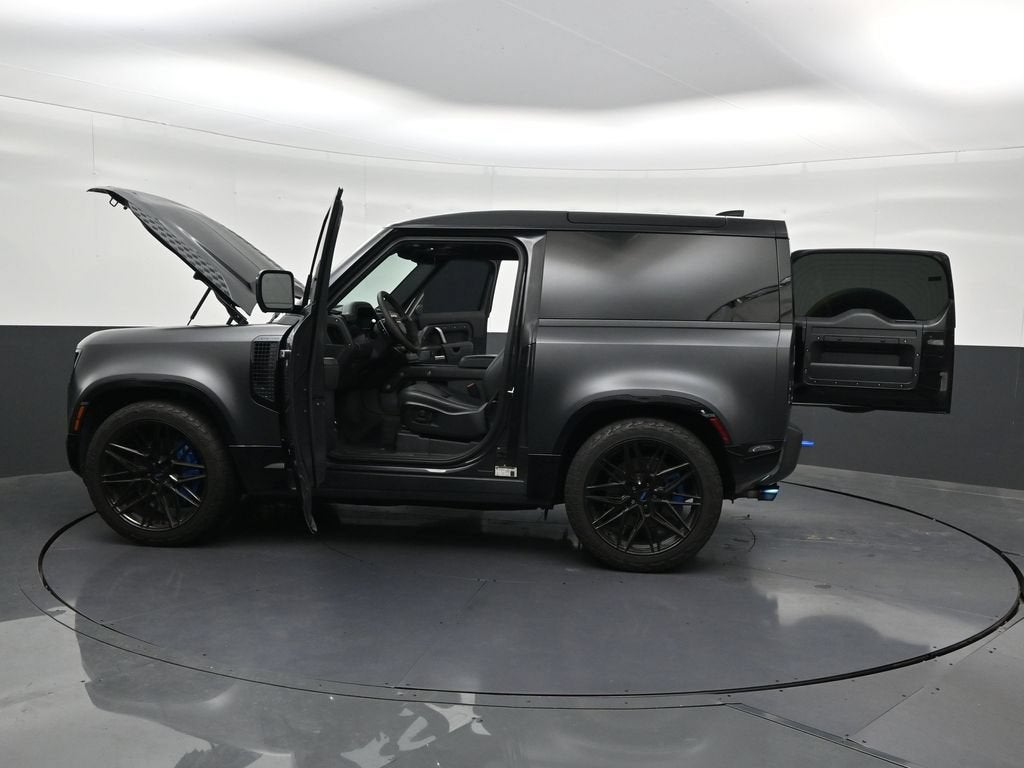 2023 Land Rover Defender V8