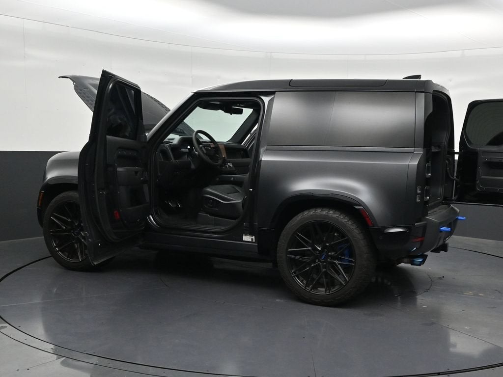 2023 Land Rover Defender V8