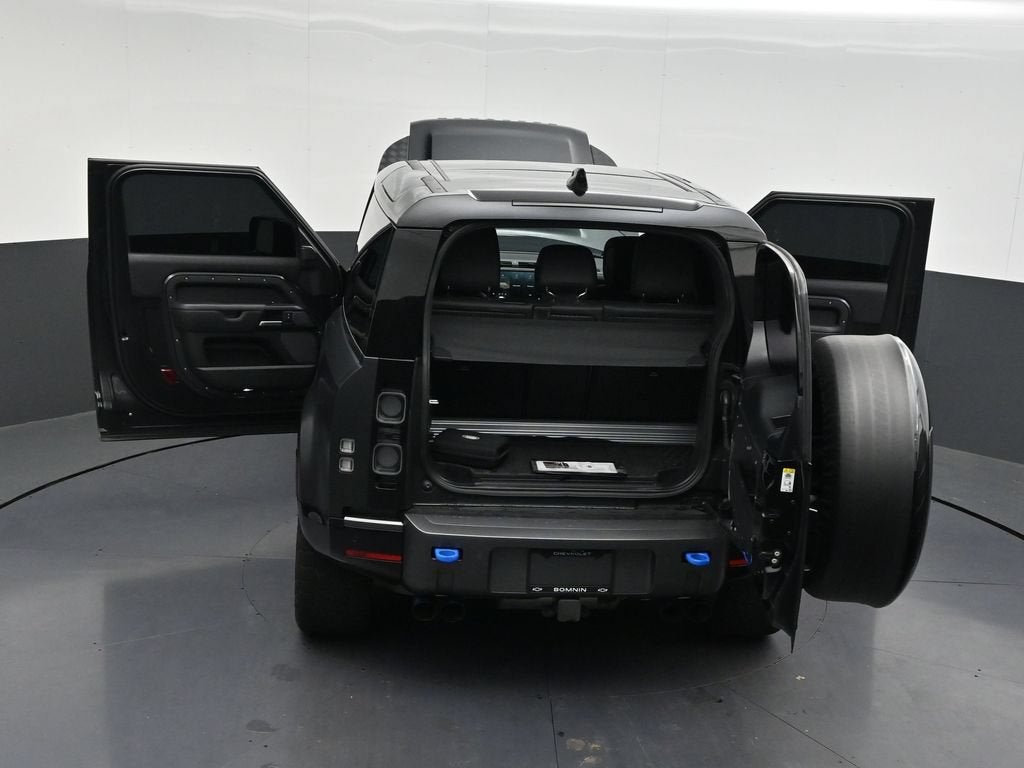 2023 Land Rover Defender V8