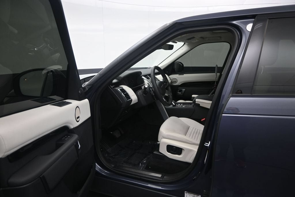 2024 Land Rover Discovery P300 S