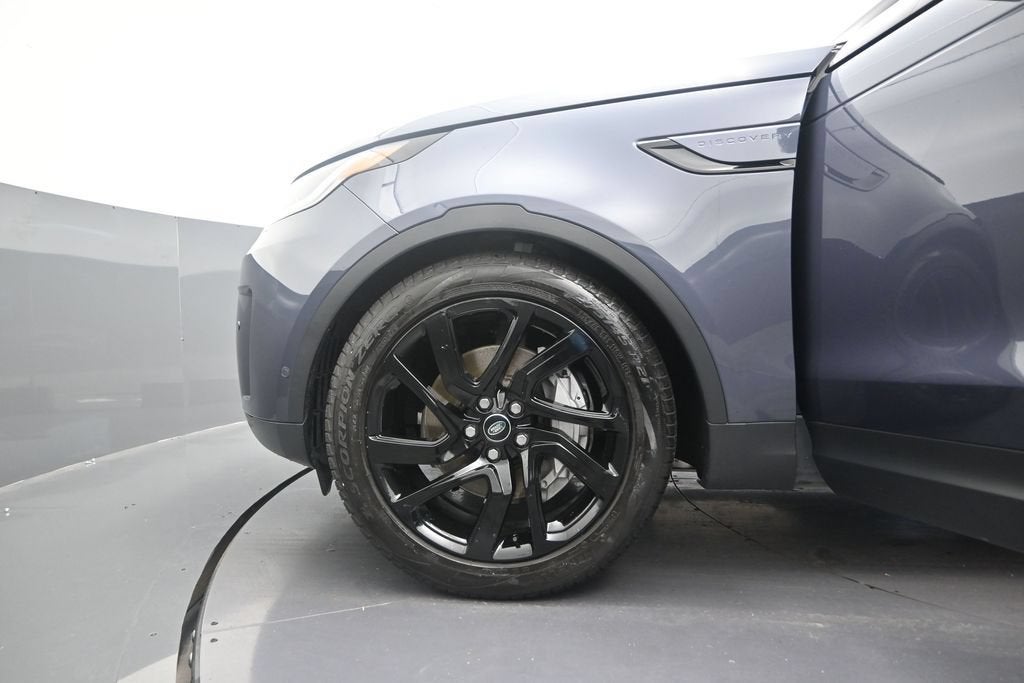 2024 Land Rover Discovery P300 S