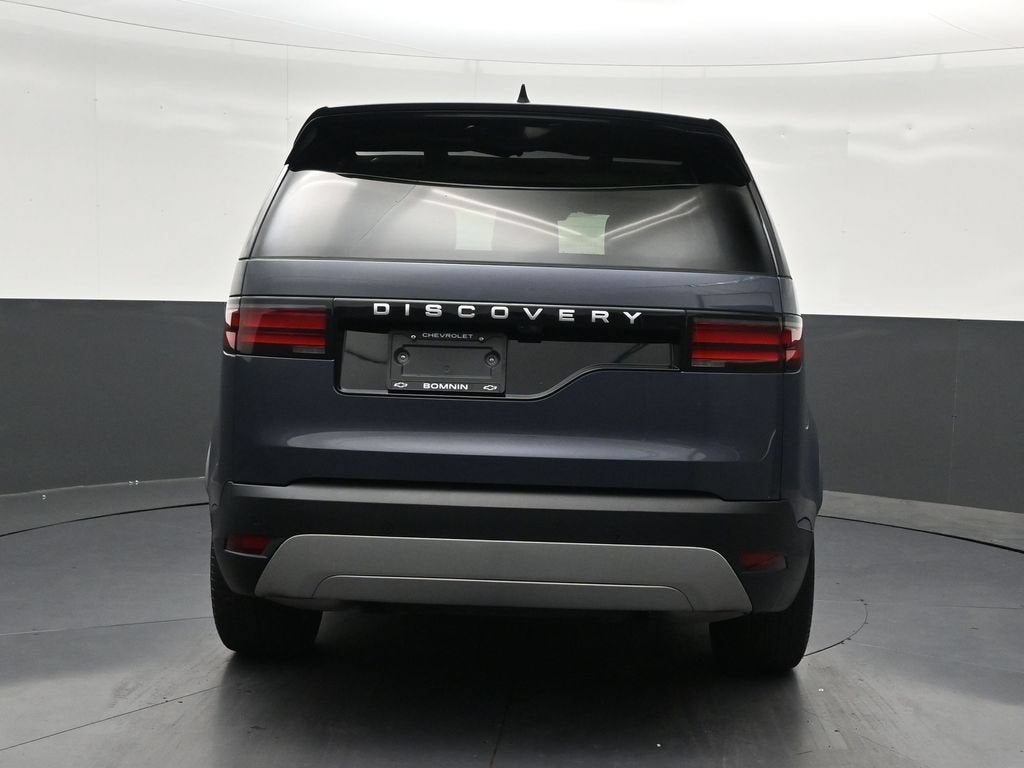 2024 Land Rover Discovery P300 S