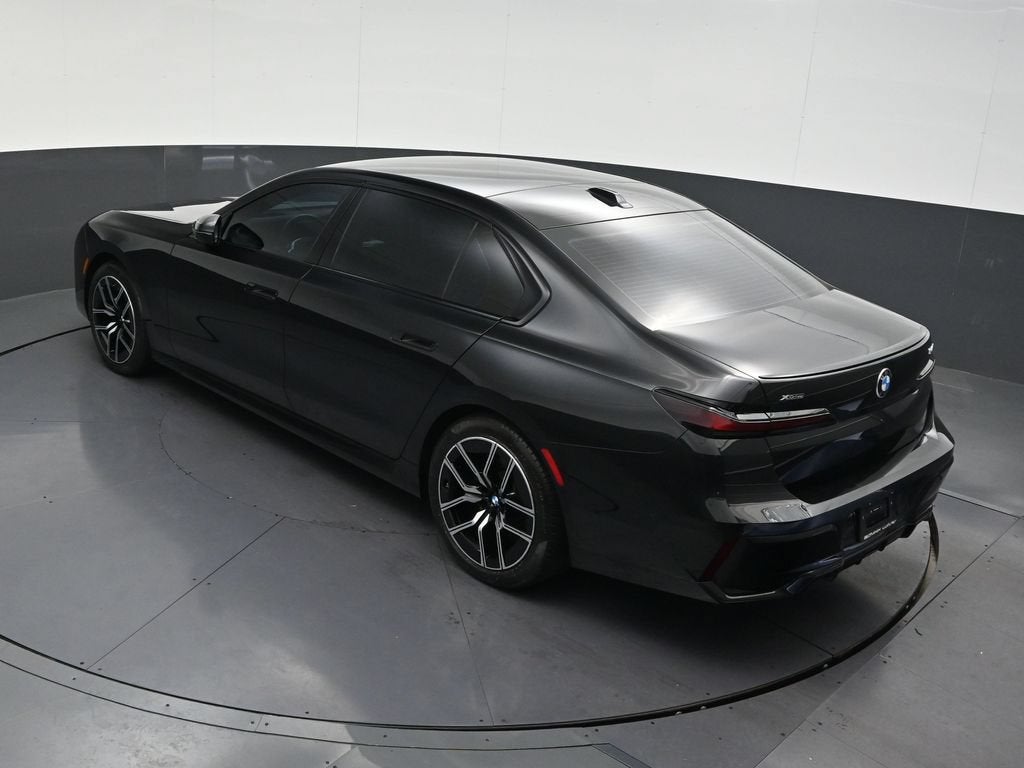 2025 BMW 740i xDrive