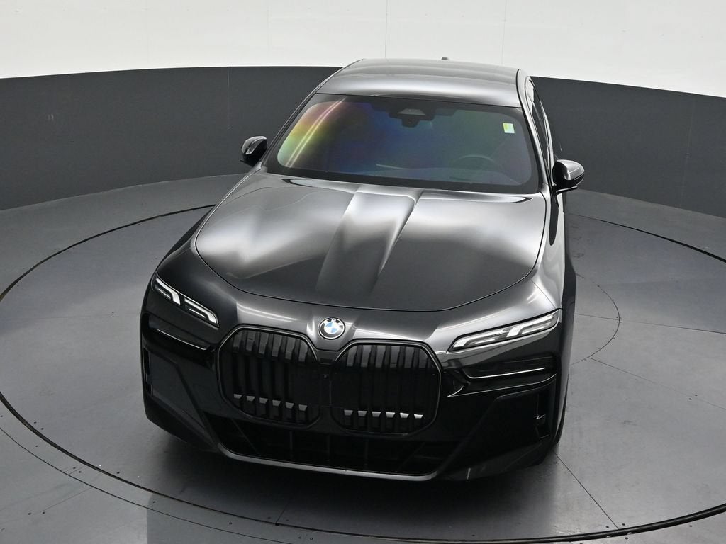 2025 BMW 740i xDrive
