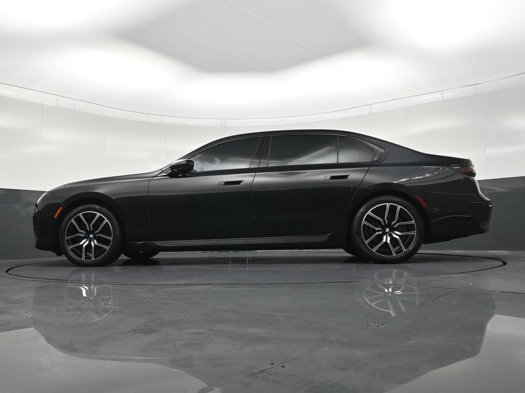 2025 BMW 740i xDrive