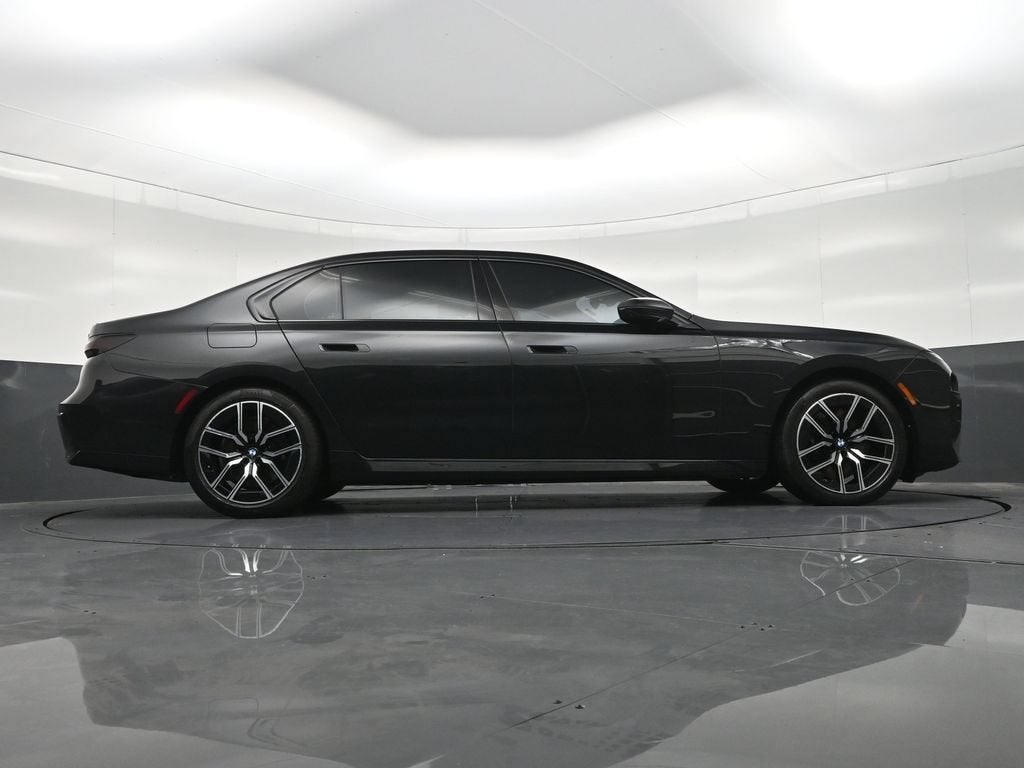 2025 BMW 740i xDrive