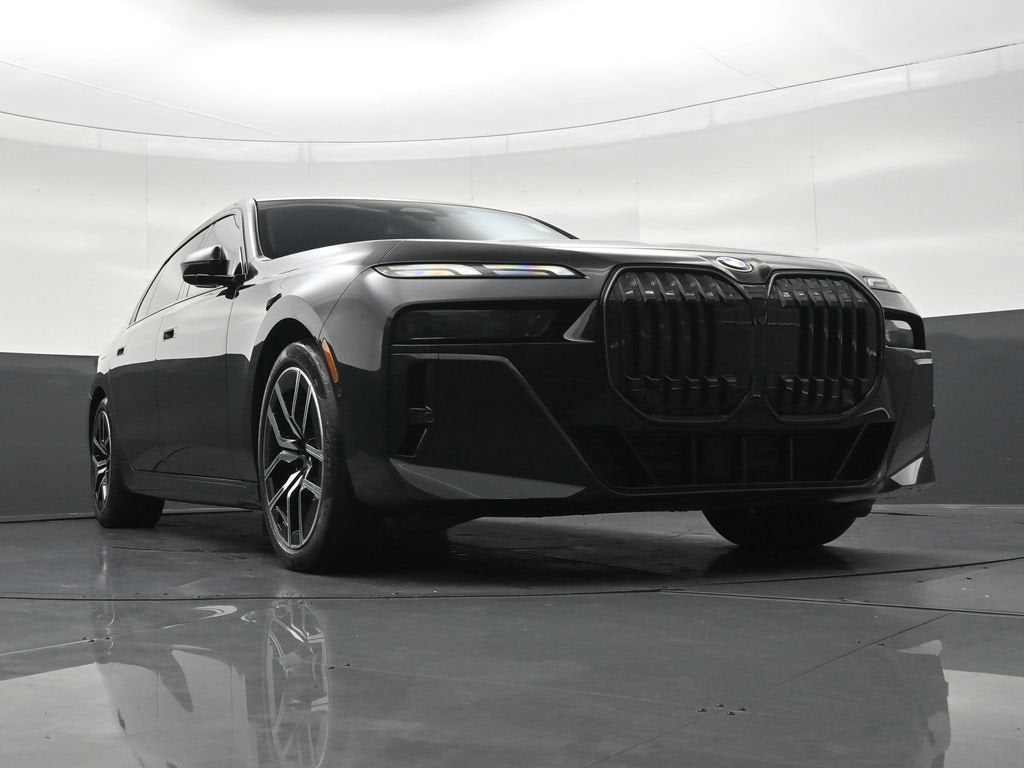 2025 BMW 740i xDrive