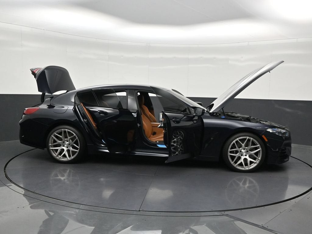 2025 BMW 8 Series M850i