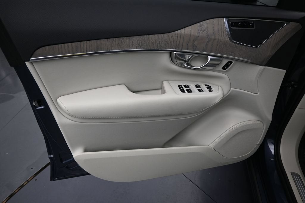 2023 Volvo XC90 B6 Plus 6-Seater