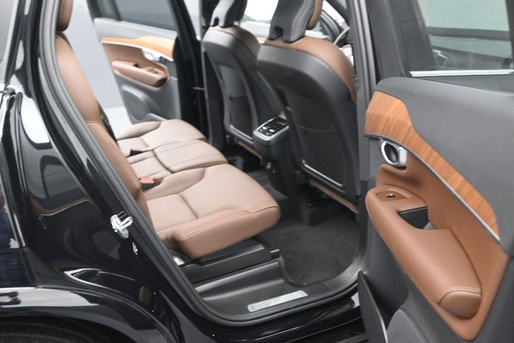2024 Volvo XC90 Plus Bright Theme