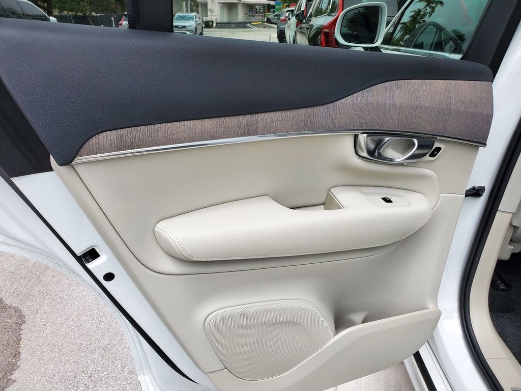 2024 Volvo XC90 Plus Bright Theme