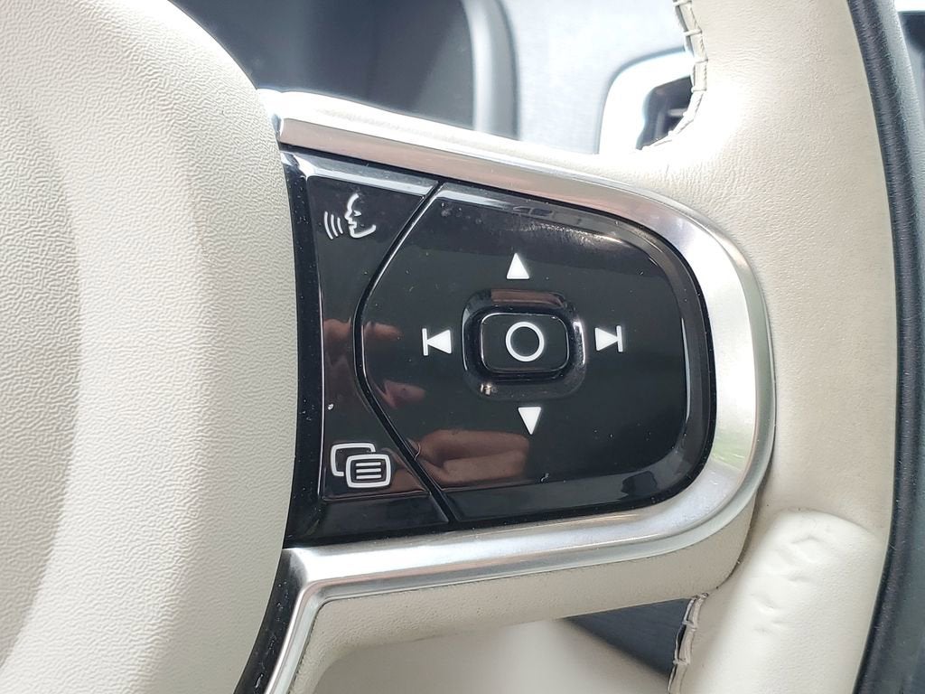 2024 Volvo XC90 Plus Bright Theme