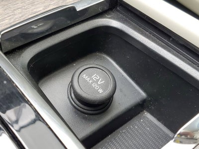 2024 Volvo XC90 Plus Bright Theme