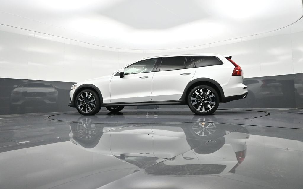 2022 Volvo V60 Cross Country 4DR AWD T5
