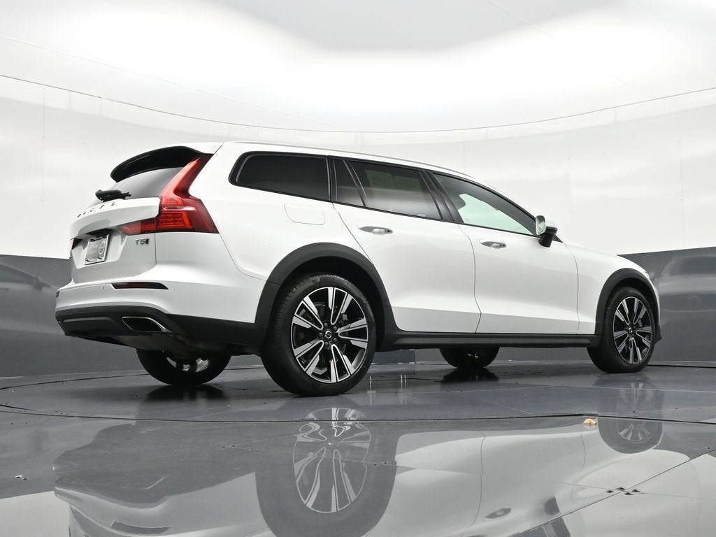 2022 Volvo V60 Cross Country 4DR AWD T5