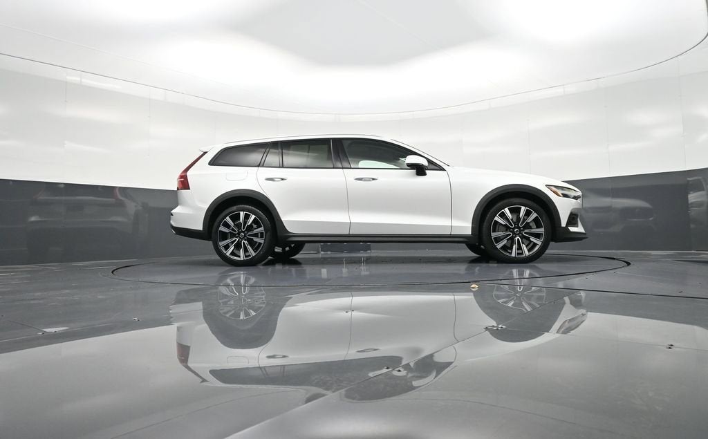 2022 Volvo V60 Cross Country 4DR AWD T5