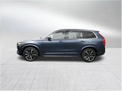 2022 Volvo XC90 Momentum