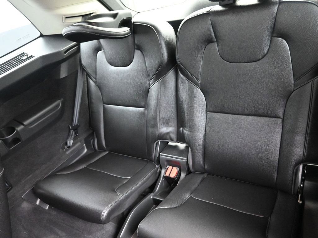 2019 Volvo XC90 Momentum