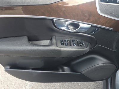 2019 Volvo XC90 Momentum