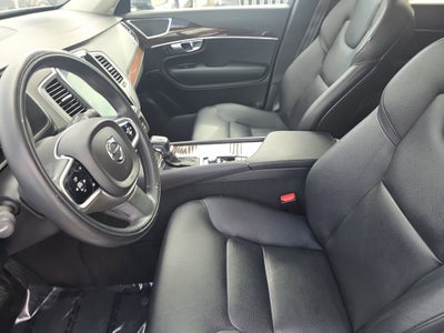 2019 Volvo XC90 Momentum