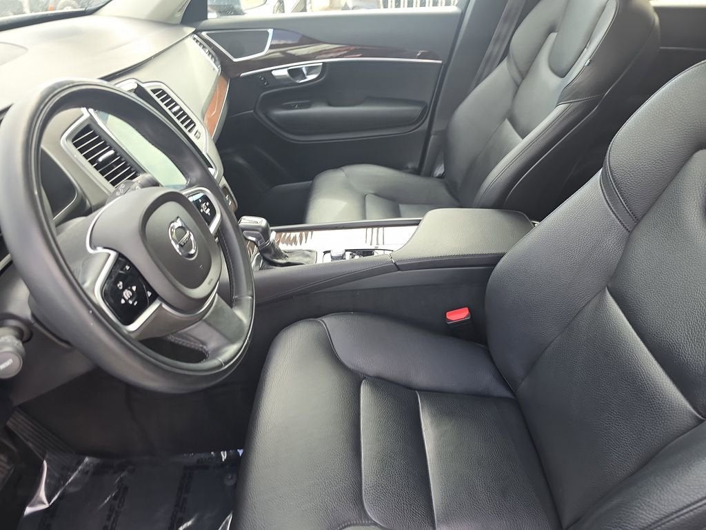 2019 Volvo XC90 Momentum