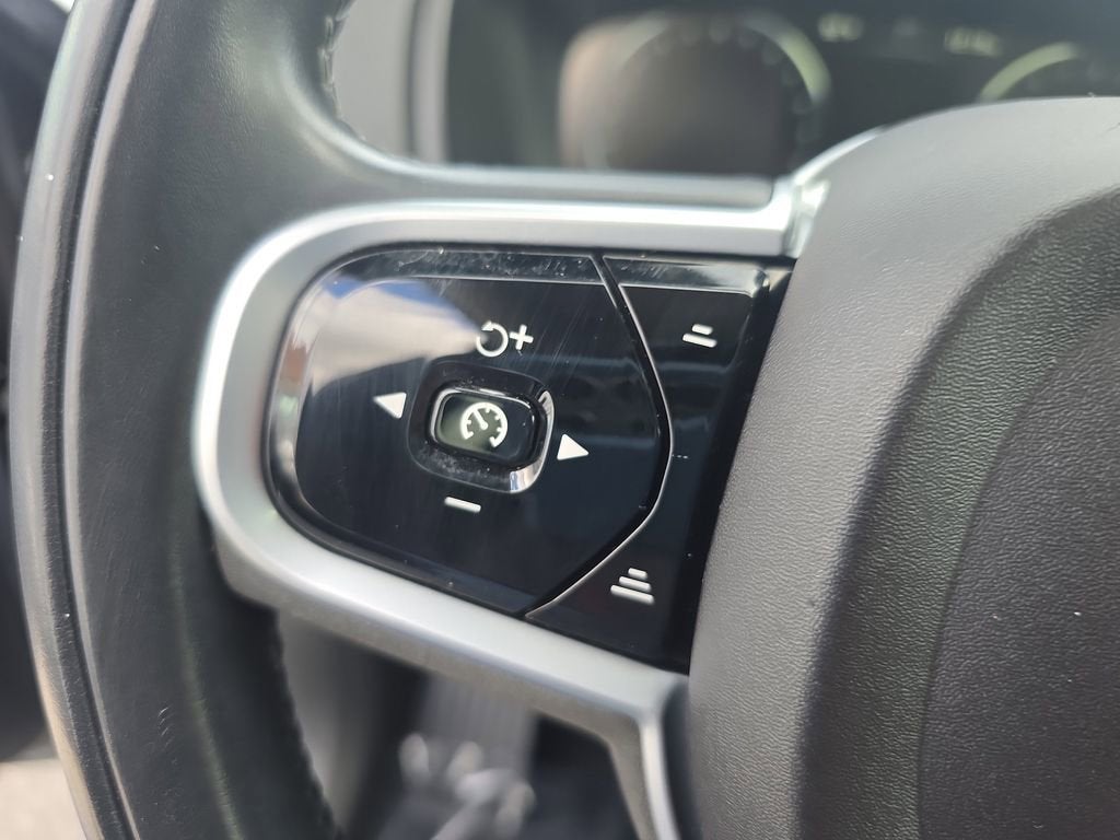 2019 Volvo XC90 Momentum