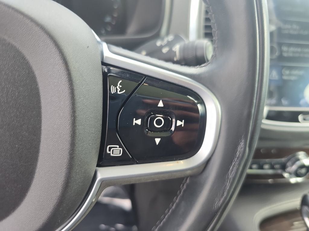 2019 Volvo XC90 Momentum