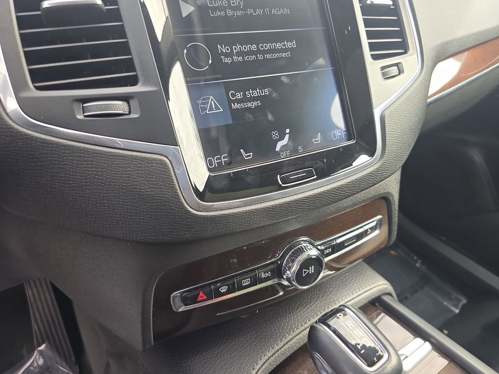 2019 Volvo XC90 Momentum