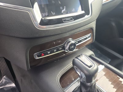 2019 Volvo XC90 Momentum