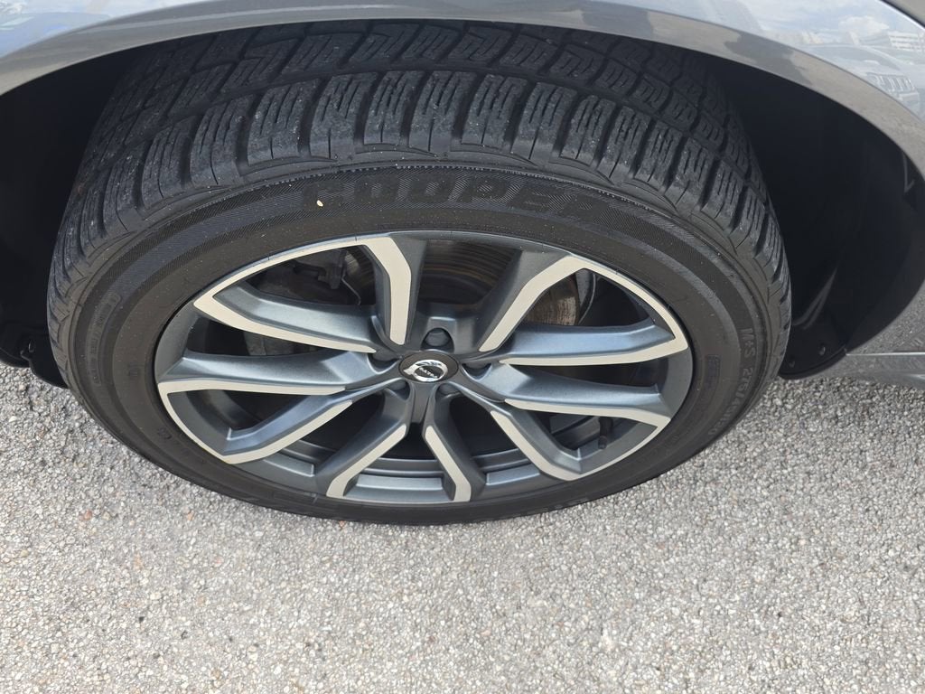 2019 Volvo XC90 Momentum