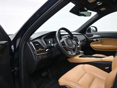 2016 Volvo XC90 T6 Momentum