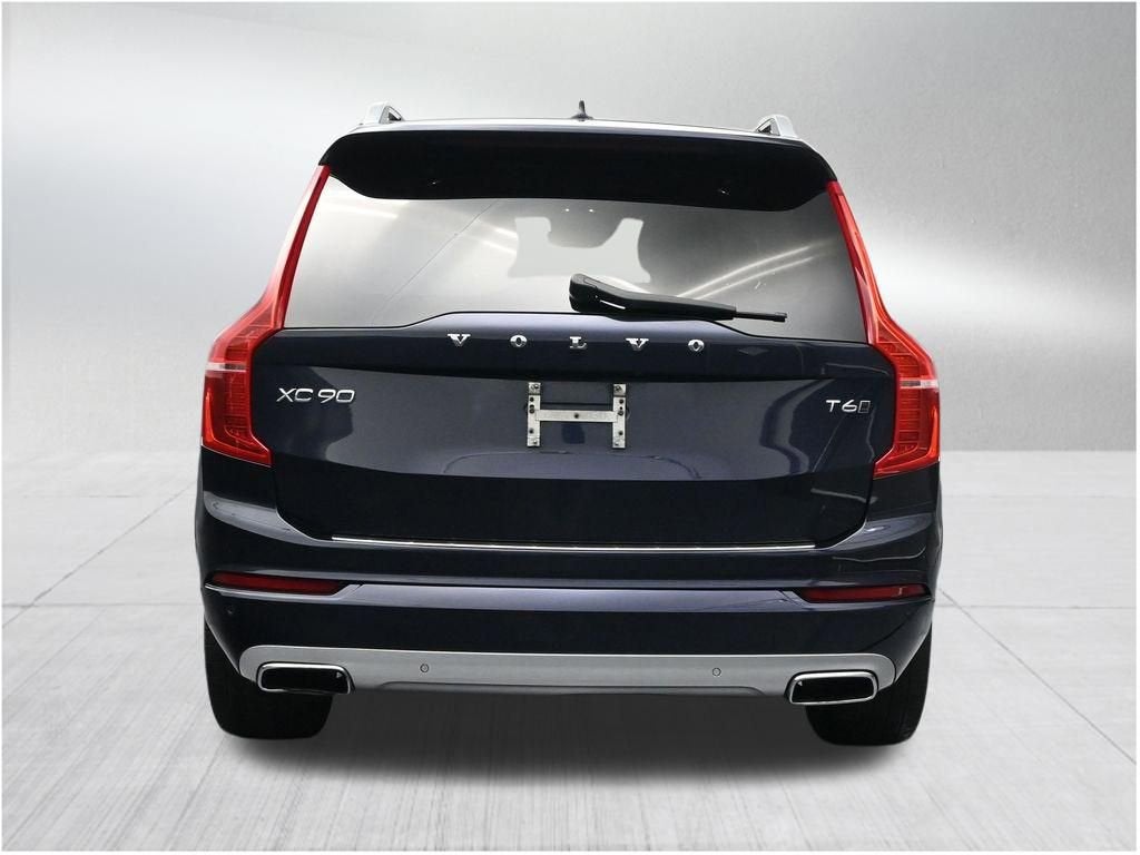 2016 Volvo XC90 T6 Momentum