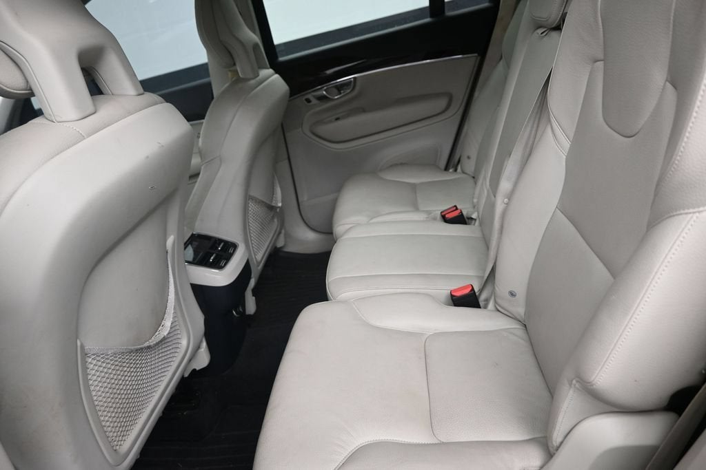 2017 Volvo XC90 Momentum