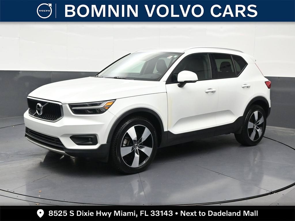 2021 Volvo XC40 Momentum