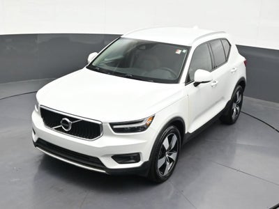 2021 Volvo XC40 Momentum
