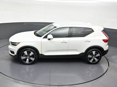 2021 Volvo XC40 Momentum