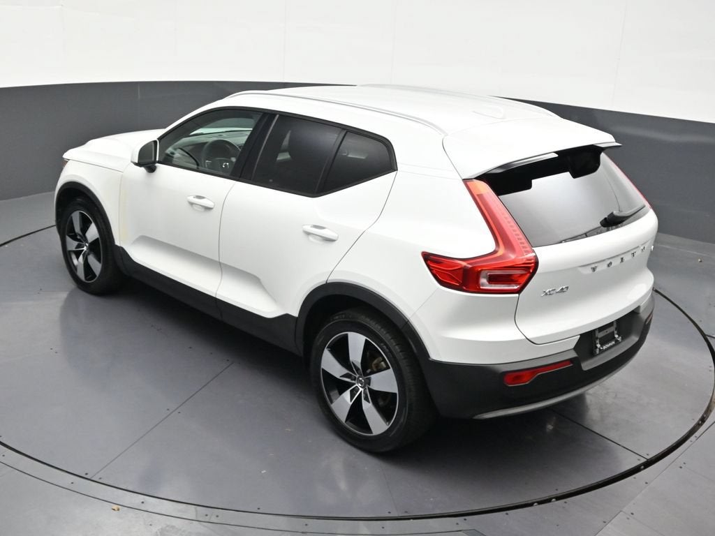 2021 Volvo XC40 Momentum