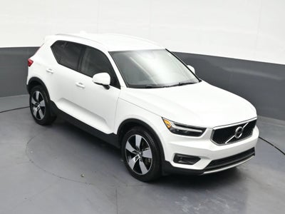 2021 Volvo XC40 Momentum