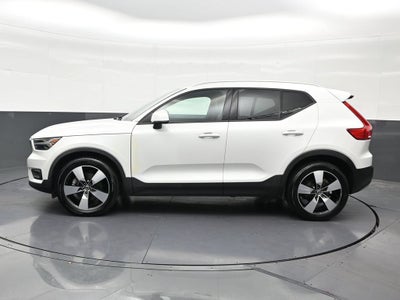 2021 Volvo XC40 Momentum