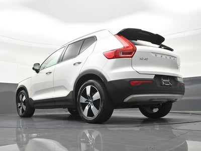 2021 Volvo XC40 Momentum