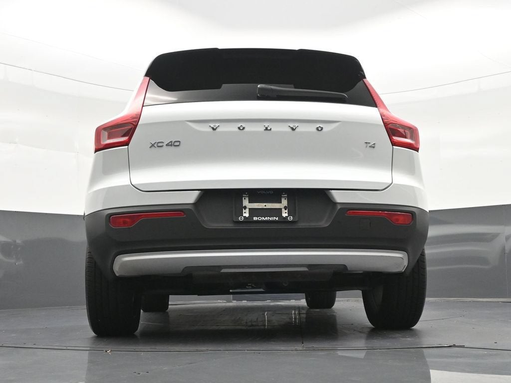 2021 Volvo XC40 Momentum